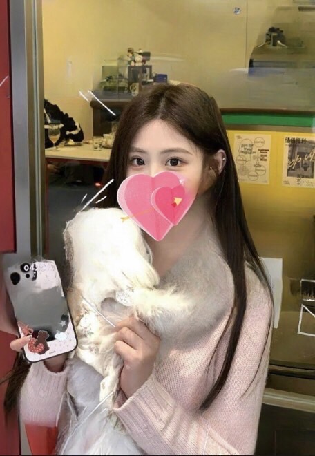 ⭐️Ella ⭐️20ys/170cm/50kg/Dcup /700 江浙《初下海白小纯 · 热恋期恋人感爆表》