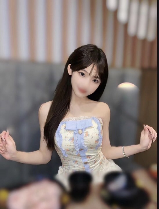 🌸MoMo 🌸18ys/162cm/44kg/C/中国《初雪白月光 · MoMo的十八岁》