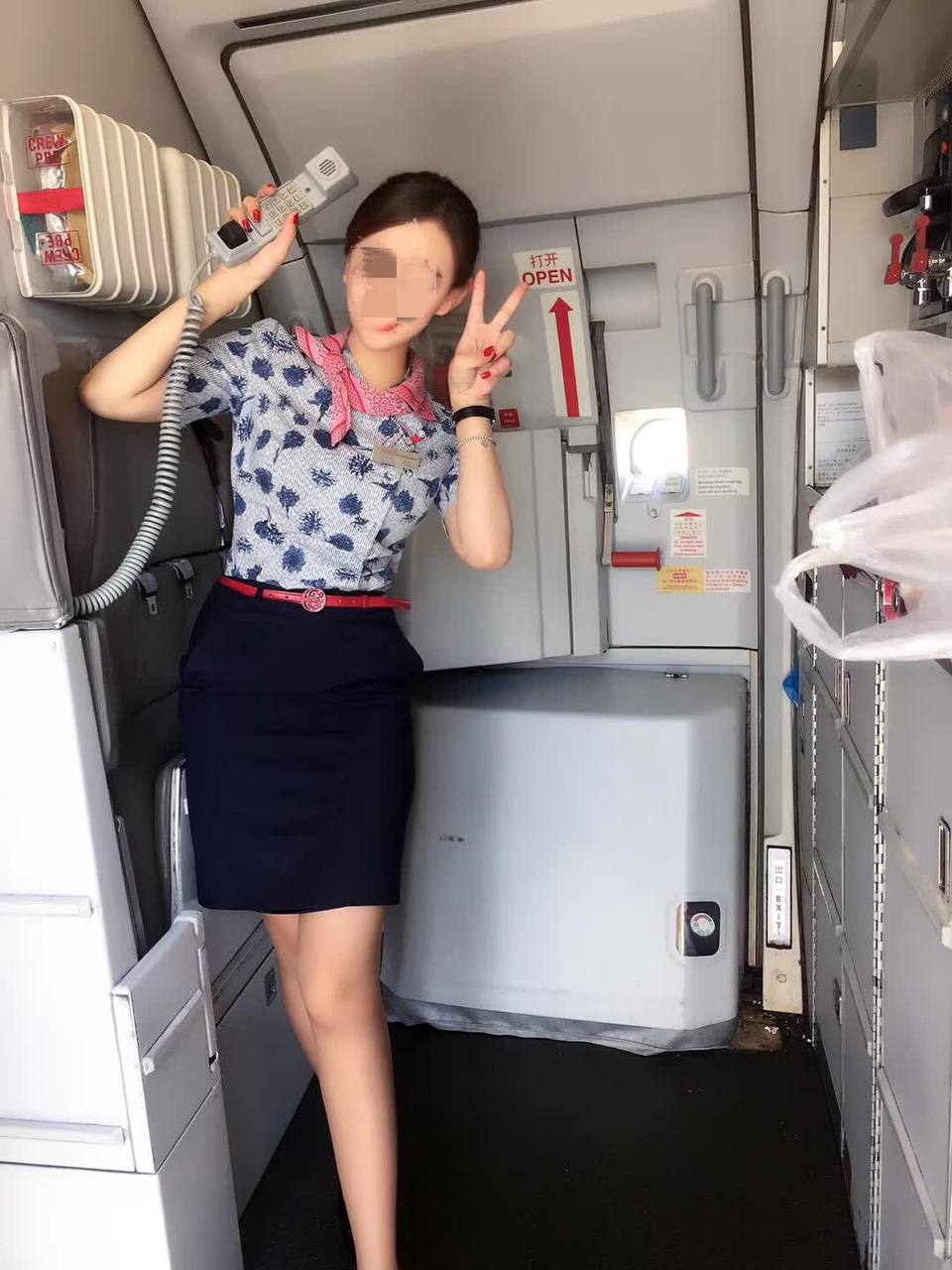 ⭐️ 火火 ⭐️450/h/23 / 170cm / D / Chinese · Beijing  气质空乘系美人｜外柔内撩 · 高空失重型