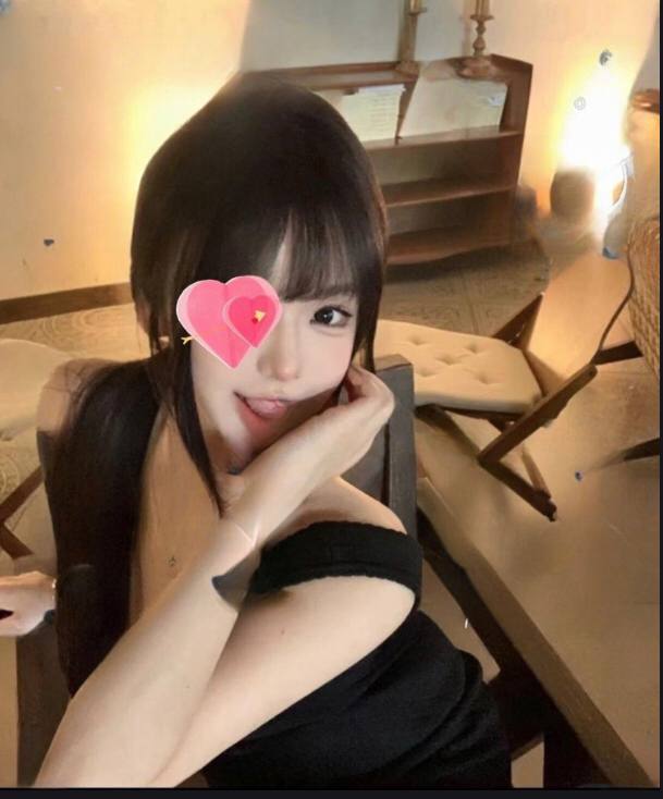 ⭐️ Momo ⭐️750/h / 19 / 165cm / B / 中国南方  甜感初恋系学妹｜她什么都不用做，就已经让人心动很久。