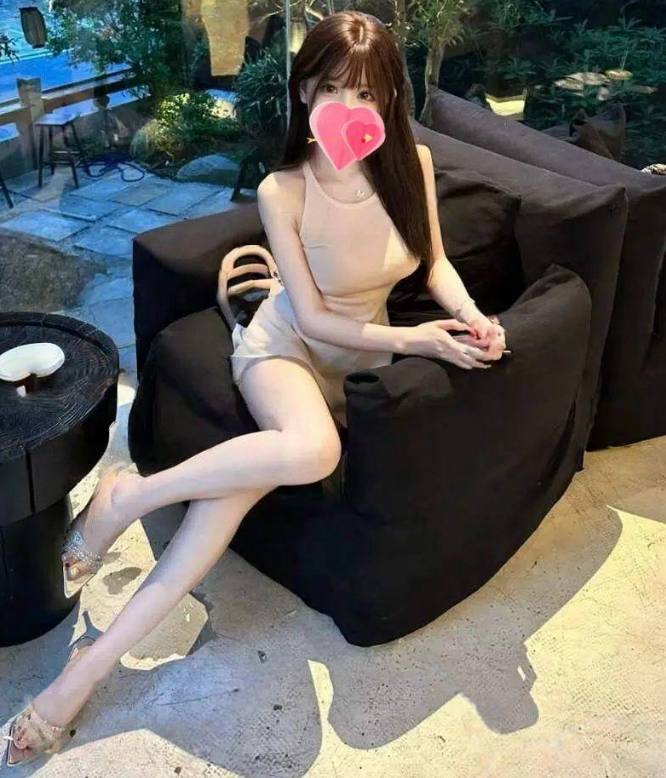 ⭐️ Kitty ⭐️1000/h / 19 / 163cm / 42kg / C / 中国南方 🇨🇳  《极品白瘦幼学妹｜163cm软萌漫画比例，甜糯初恋感越看越上头》